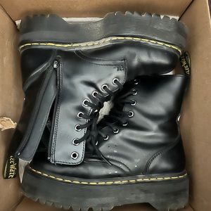 DR. MARTENS
JADON PLATFORM WOMEN